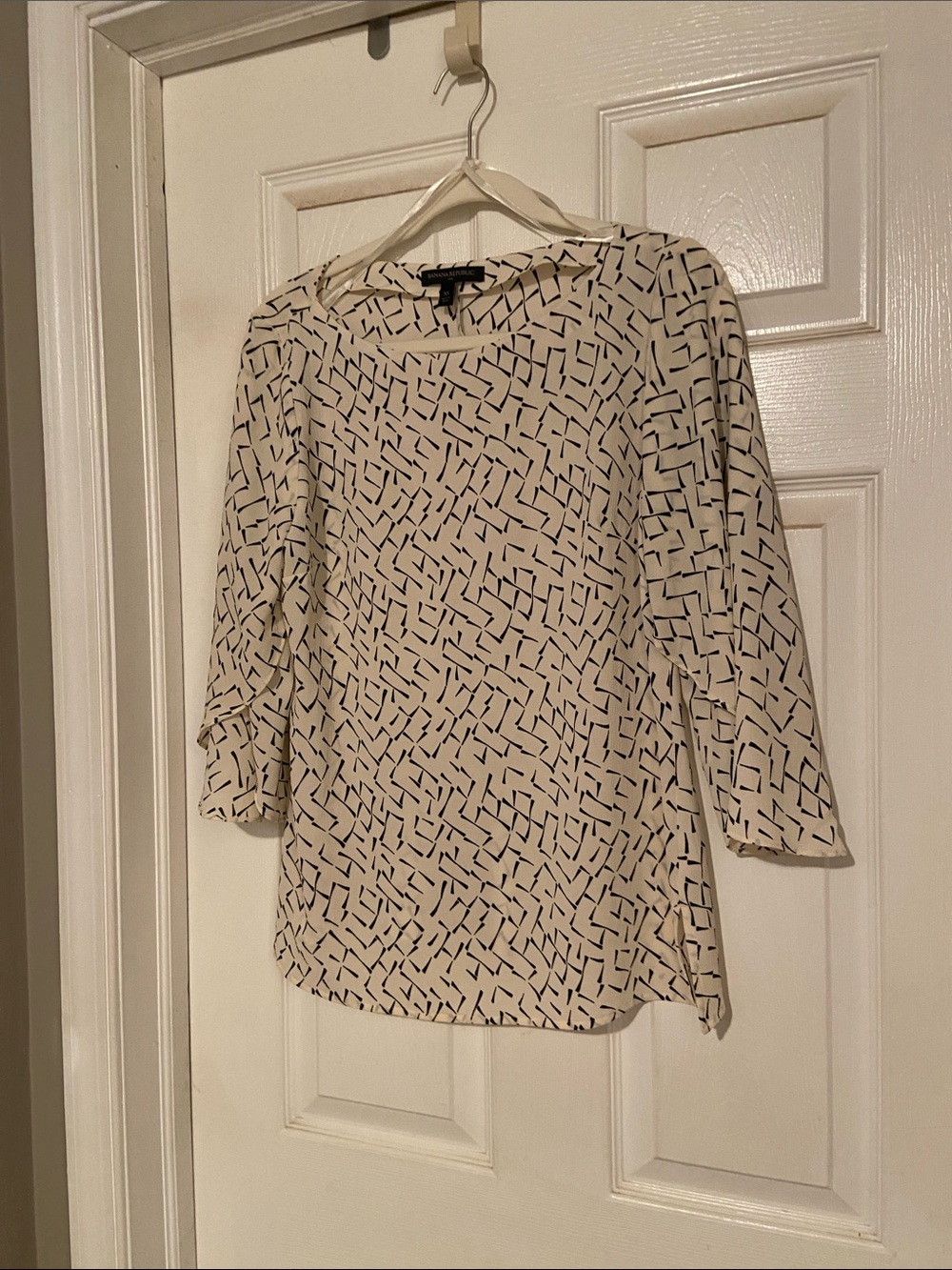 Banana Republic Cream Long-Sleeve Patterned Top